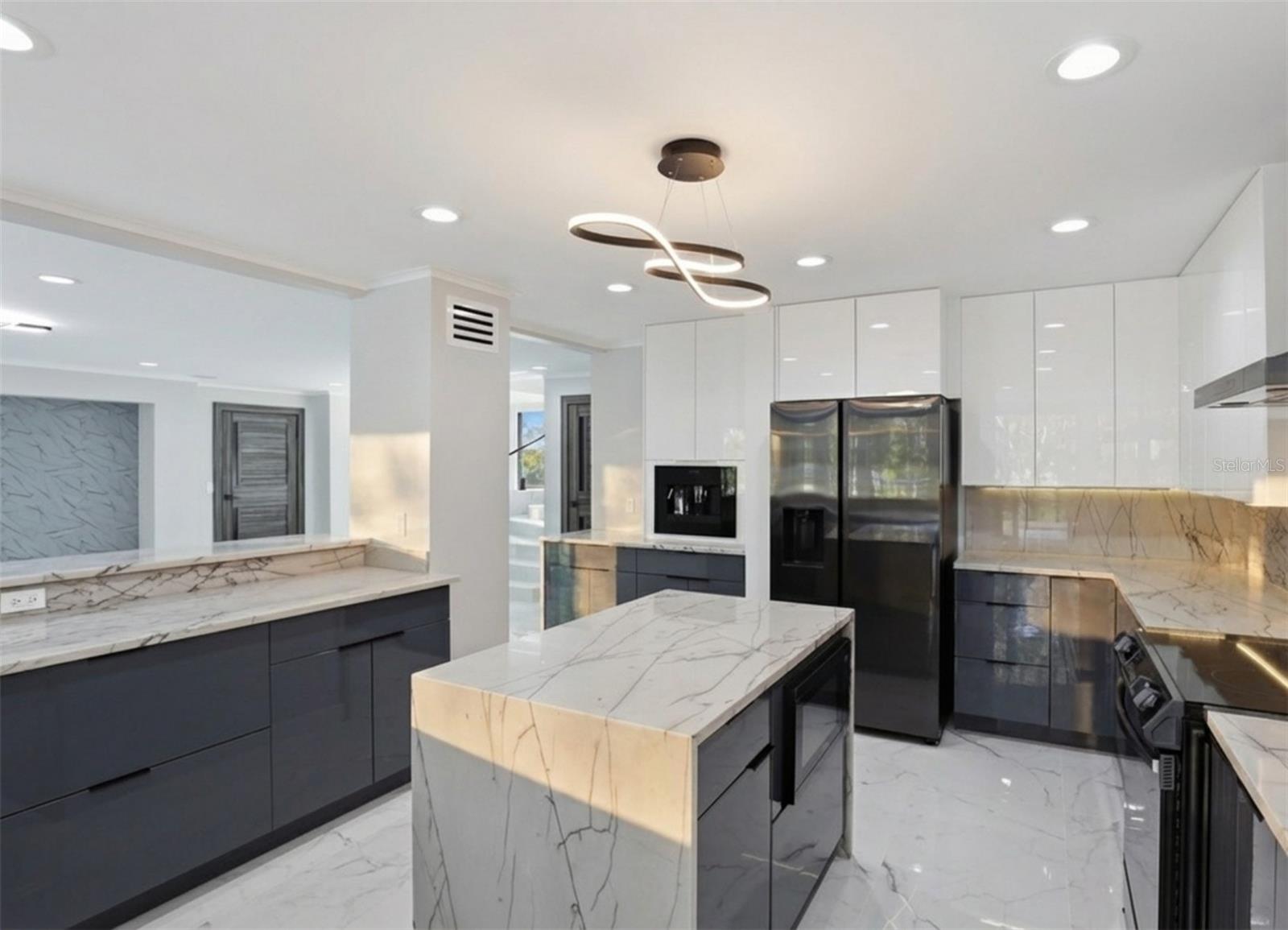 Image 12 of 55 For 4942 Hubner Circle