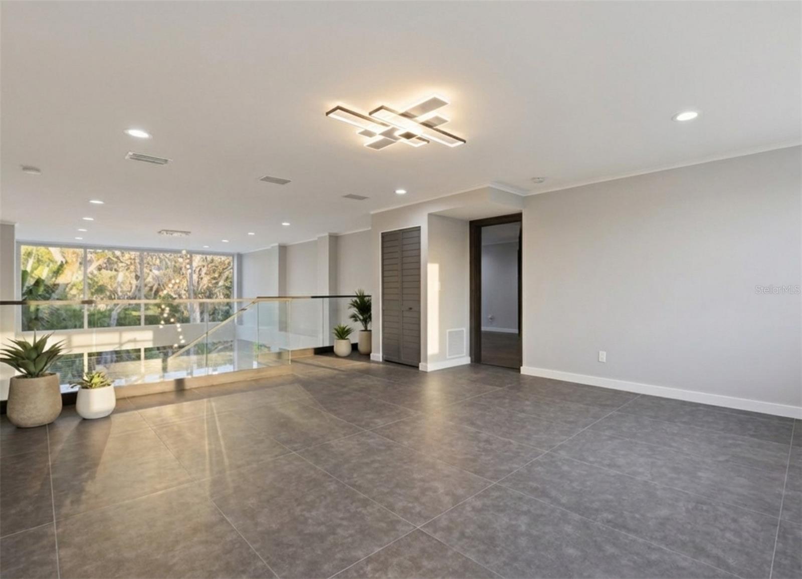 Image 28 of 55 For 4942 Hubner Circle