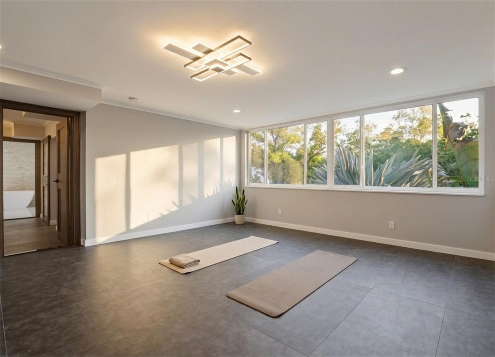 Image 29 of 55 For 4942 Hubner Circle