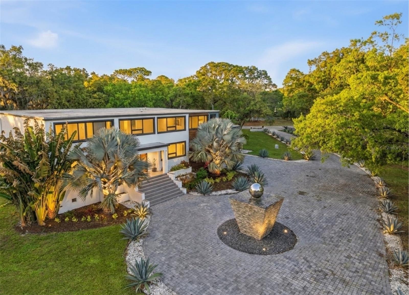 Image 3 of 55 For 4942 Hubner Circle