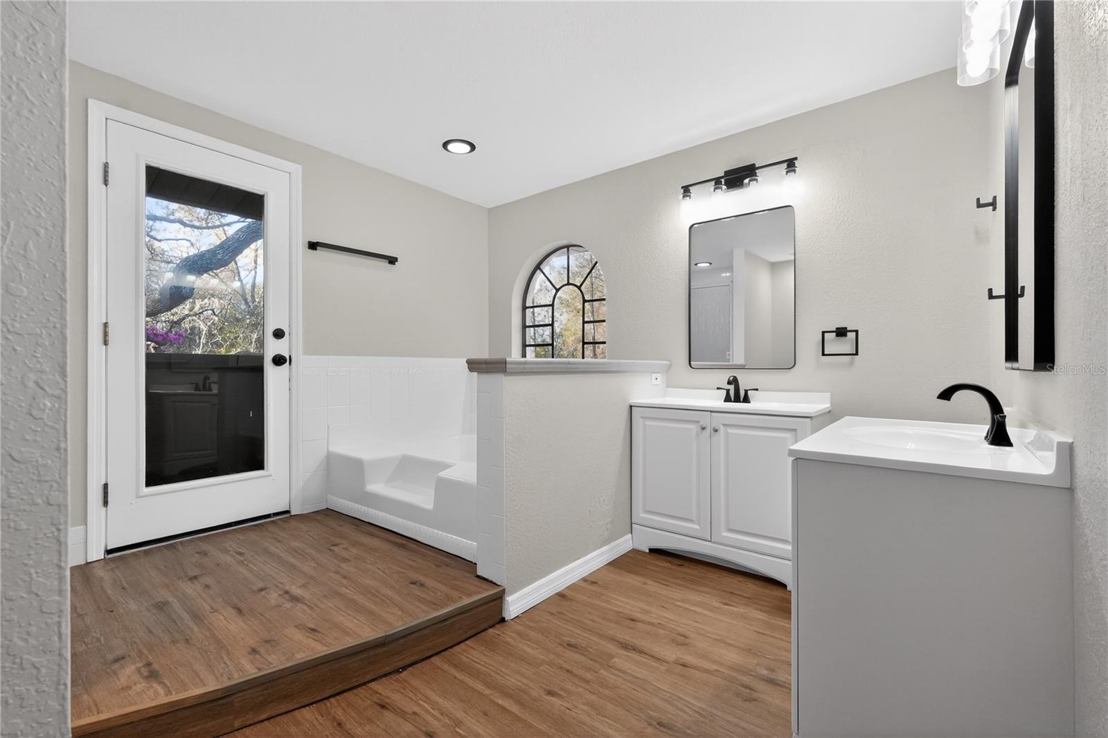 Image 21 of 35 For 1060 Rockefeller Lane