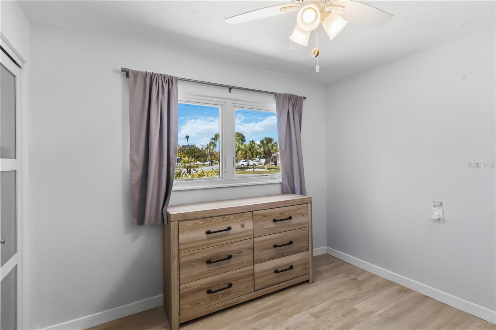 Image 14 of 37 For 327 39th Avenue