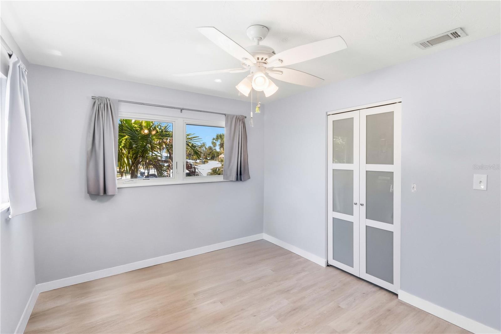 Image 17 of 37 For 327 39th Avenue