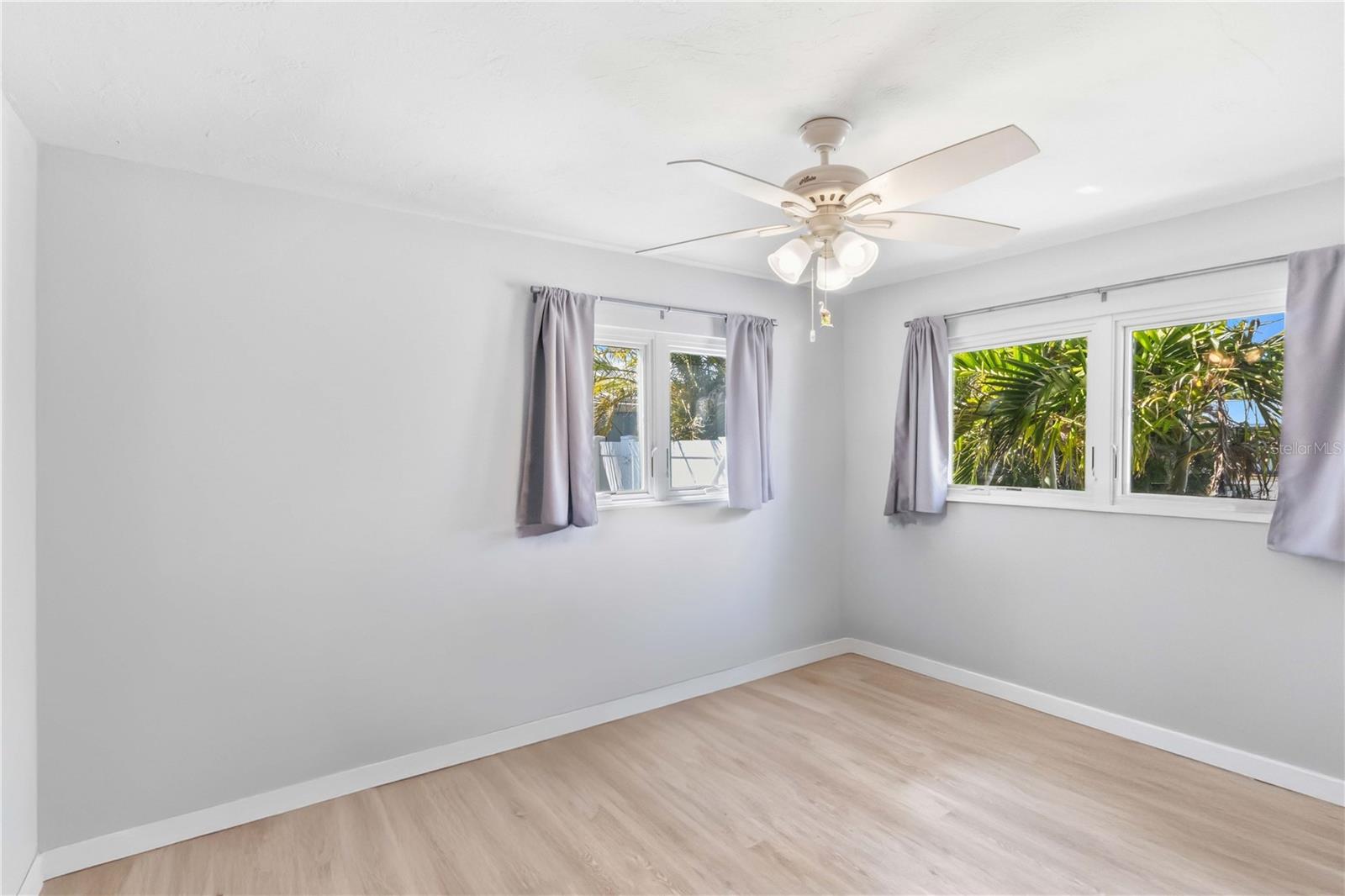 Image 19 of 37 For 327 39th Avenue