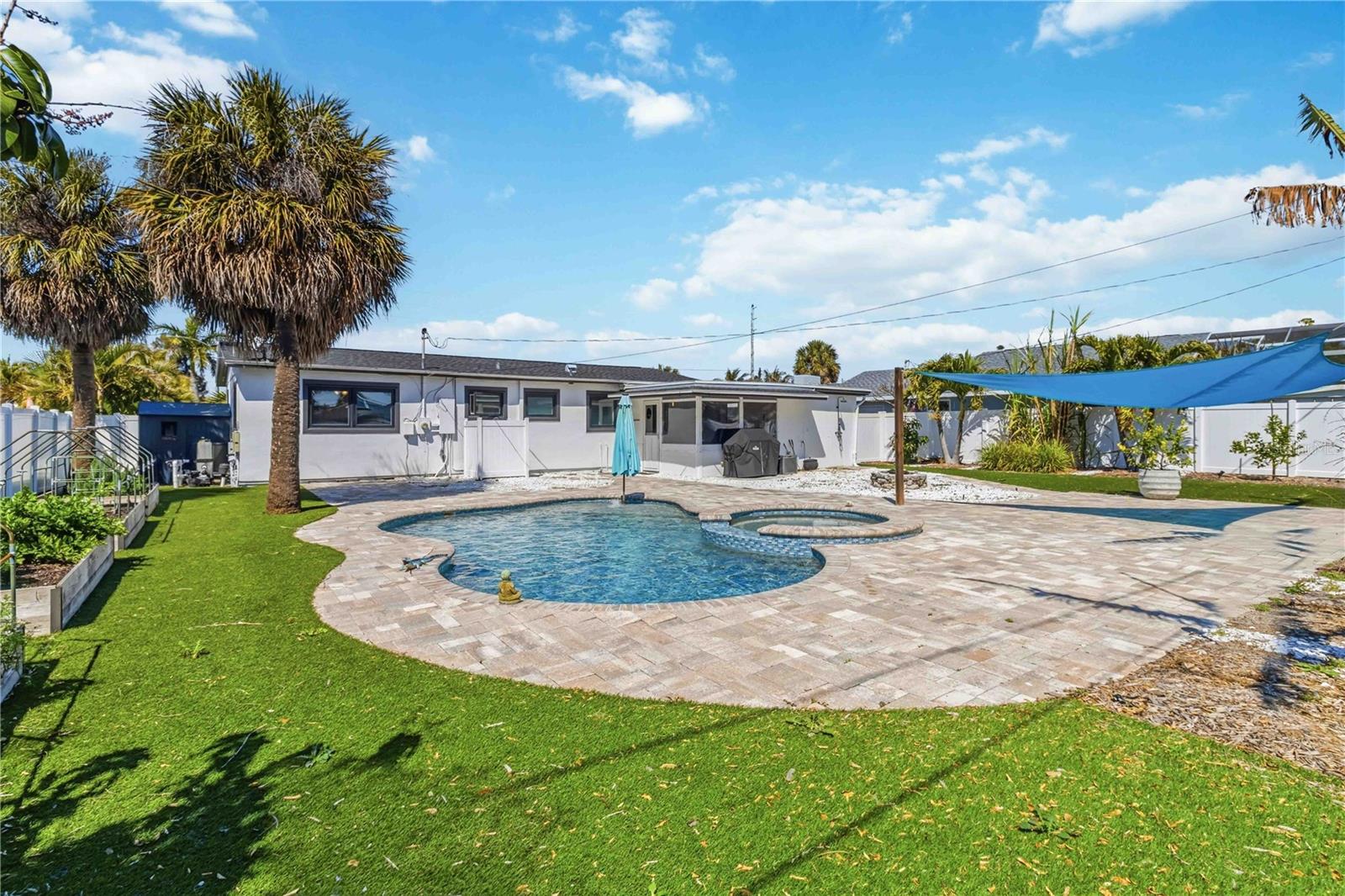 Image 28 of 37 For 327 39th Avenue