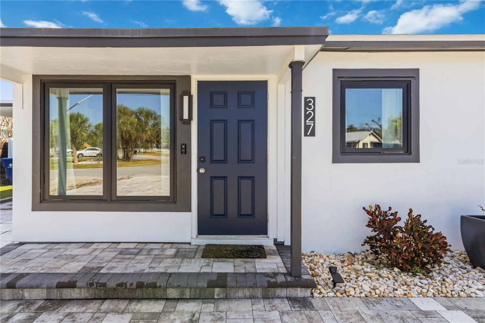 Image 3 of 37 For 327 39th Avenue