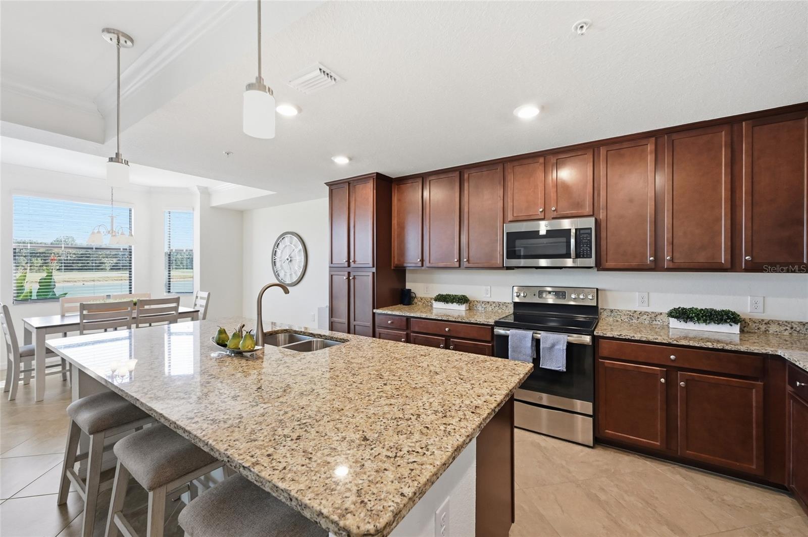 Image 12 of 63 For 17108 Vardon Terrace 103