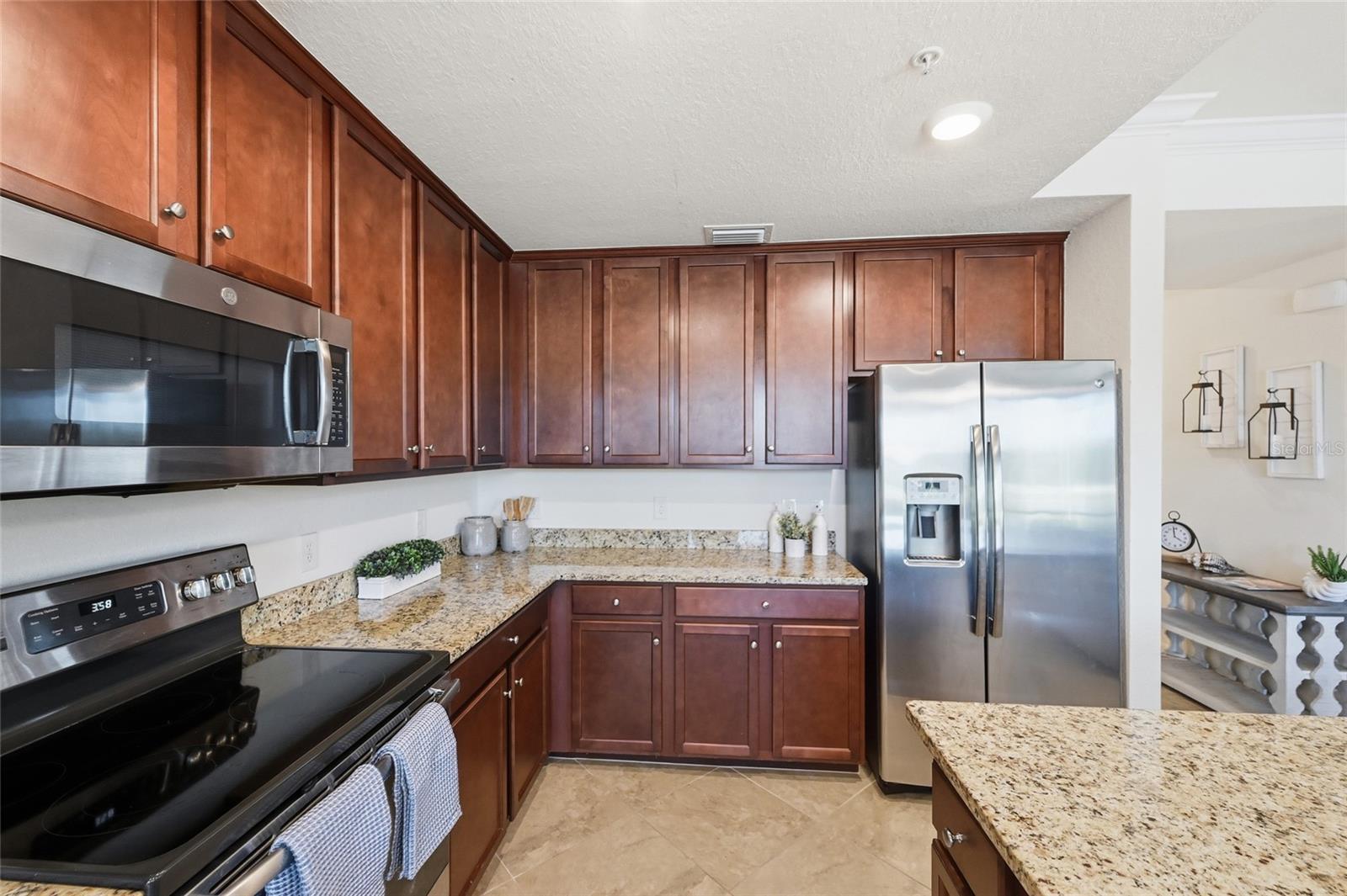 Image 14 of 63 For 17108 Vardon Terrace 103