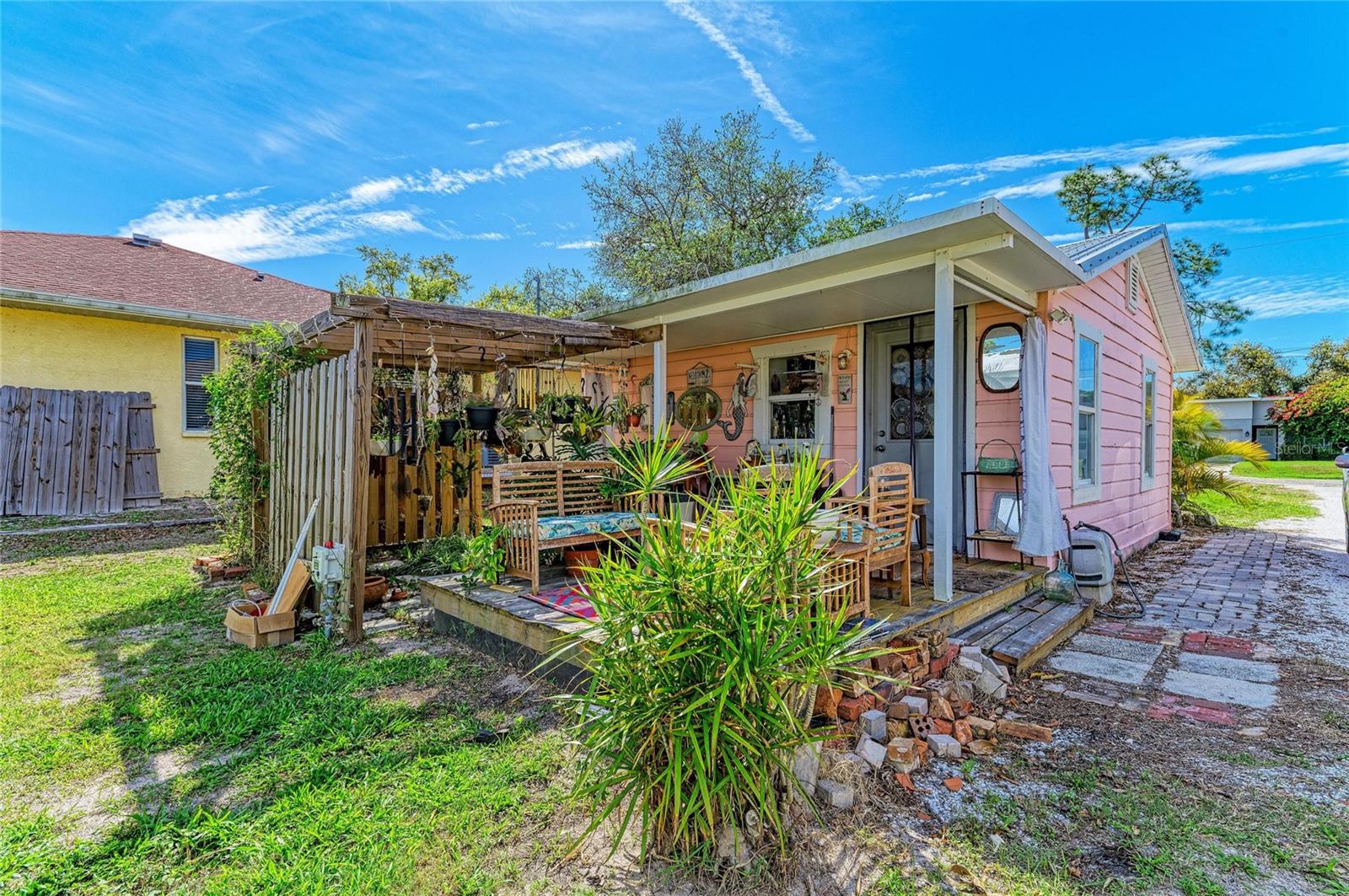 Image 21 of 35 For 1885 Vamo Drive