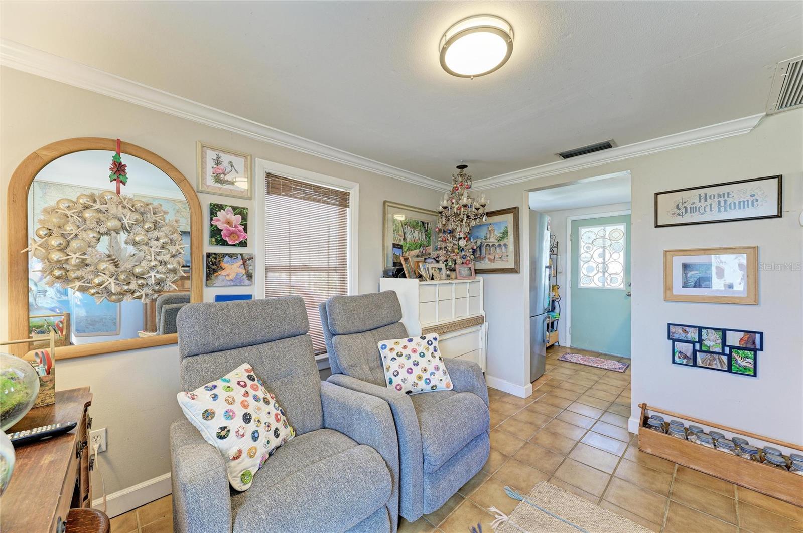 Image 3 of 35 For 1885 Vamo Drive