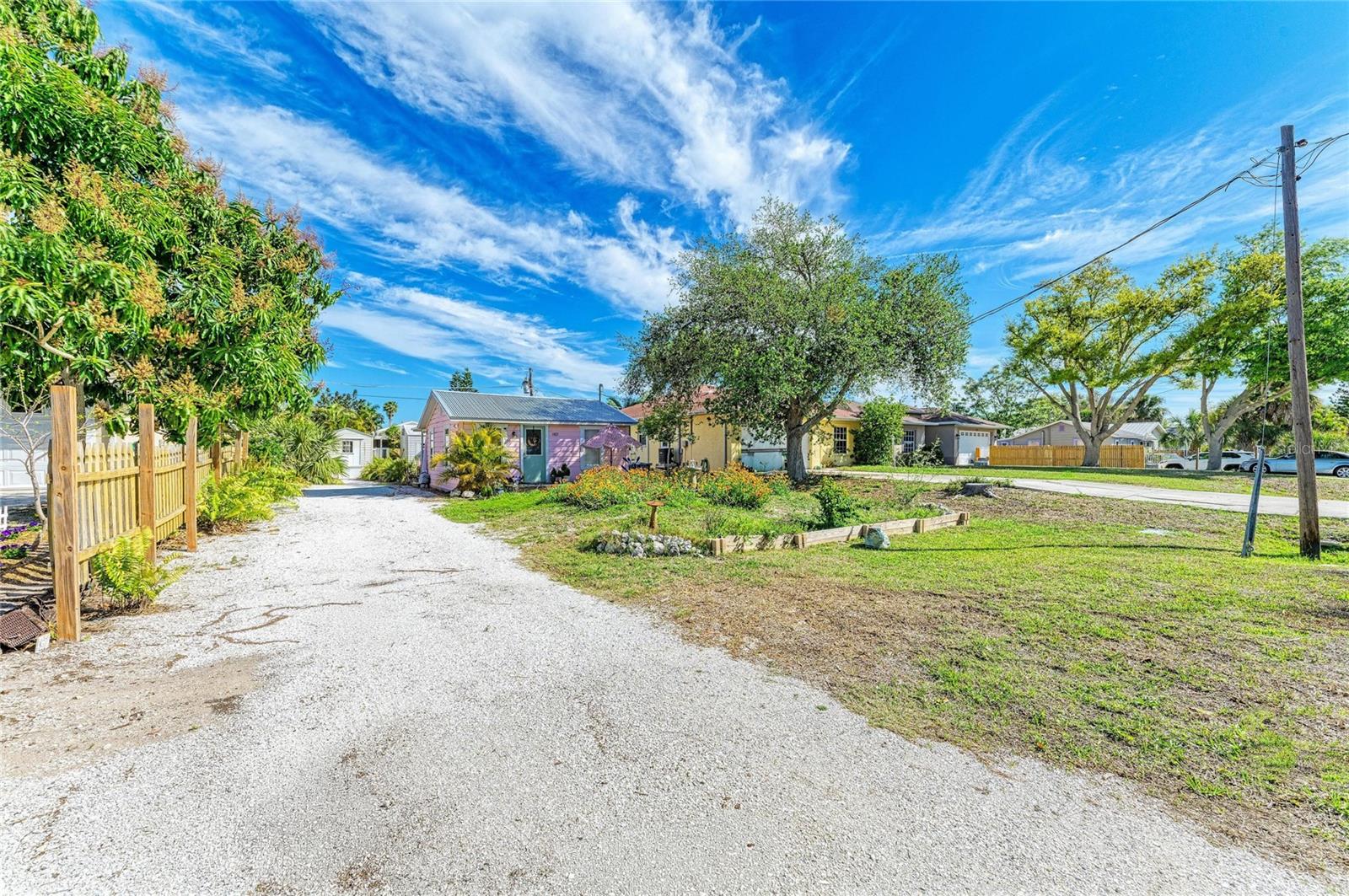 Image 32 of 35 For 1885 Vamo Drive