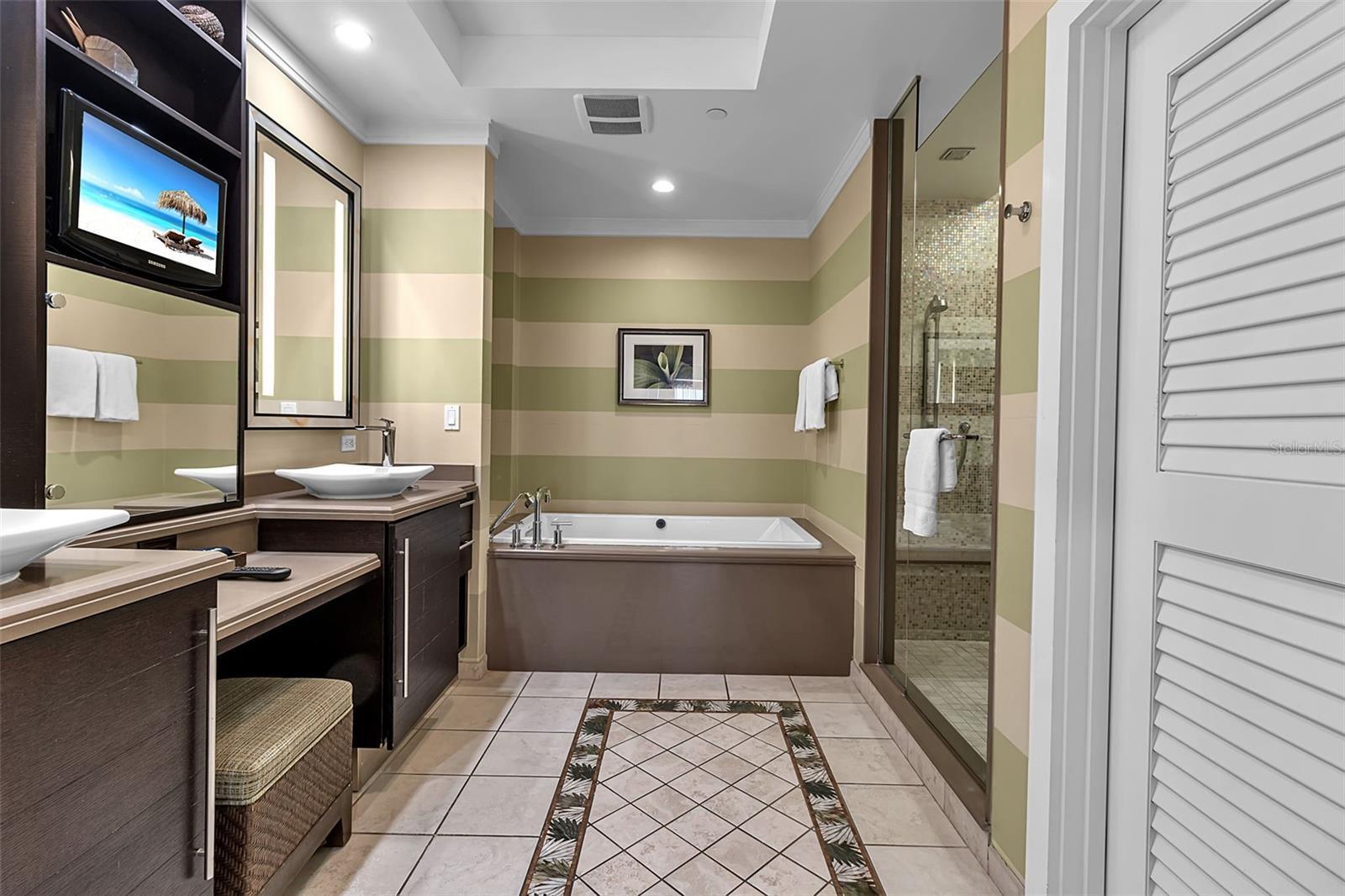 Image 24 of 50 For 915 Seaside Drive 310