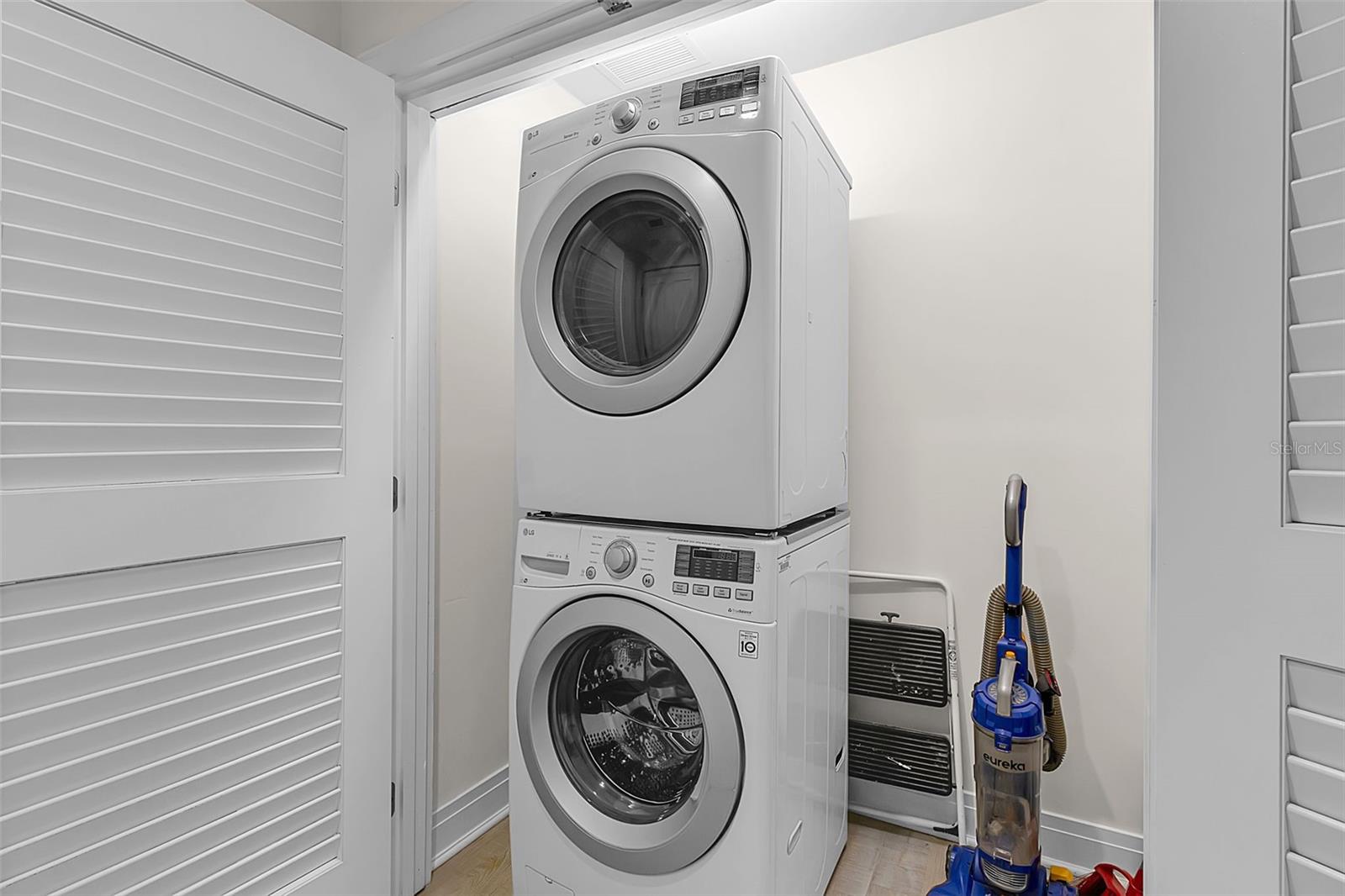 Image 36 of 50 For 915 Seaside Drive 310