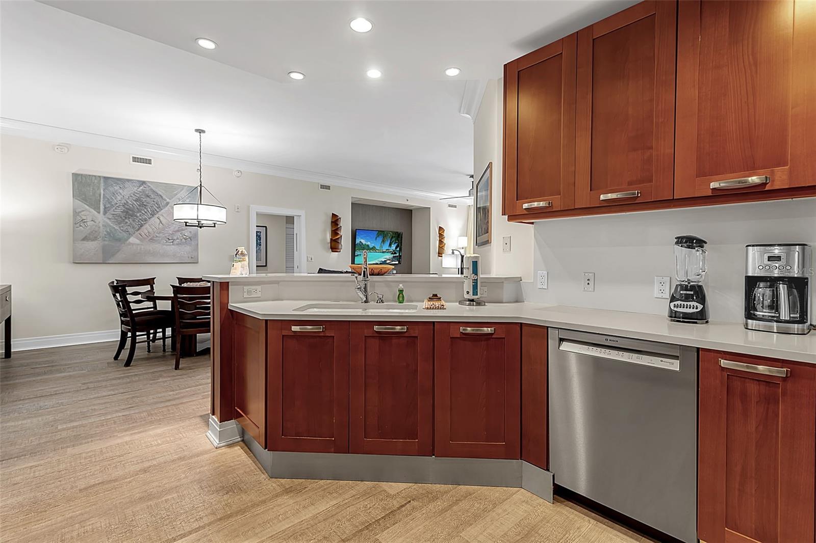 Image 9 of 50 For 915 Seaside Drive 310