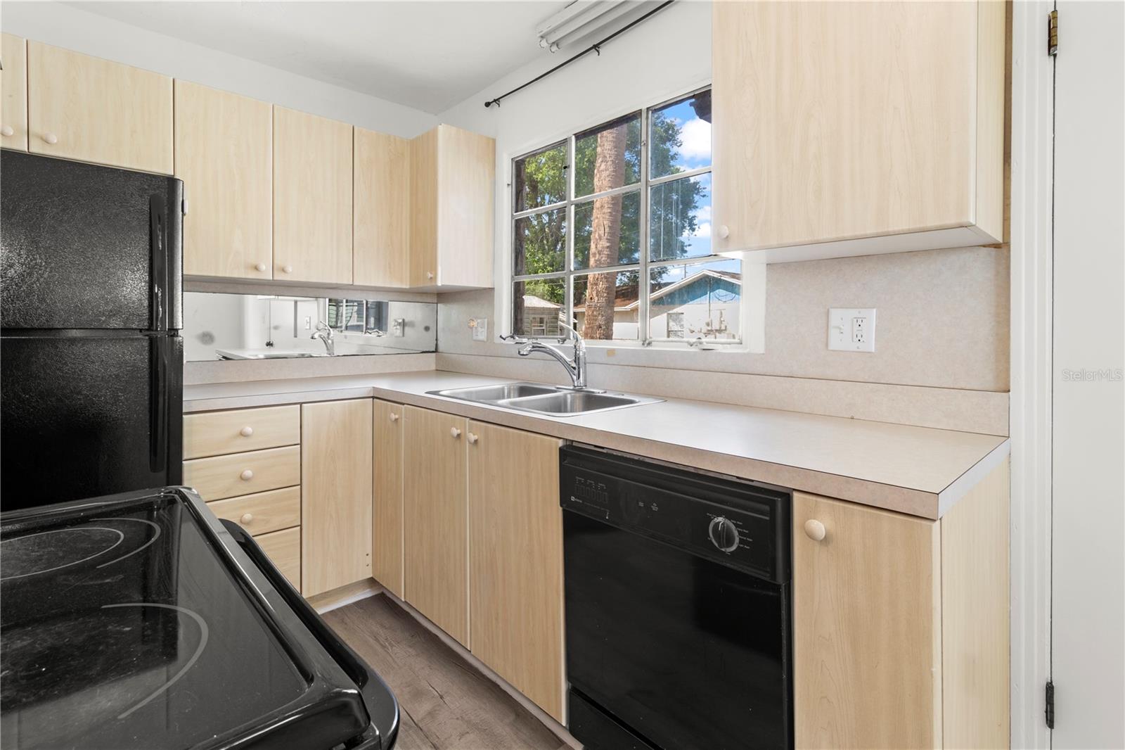 Image 10 of 23 For 1503 10th Avenue W