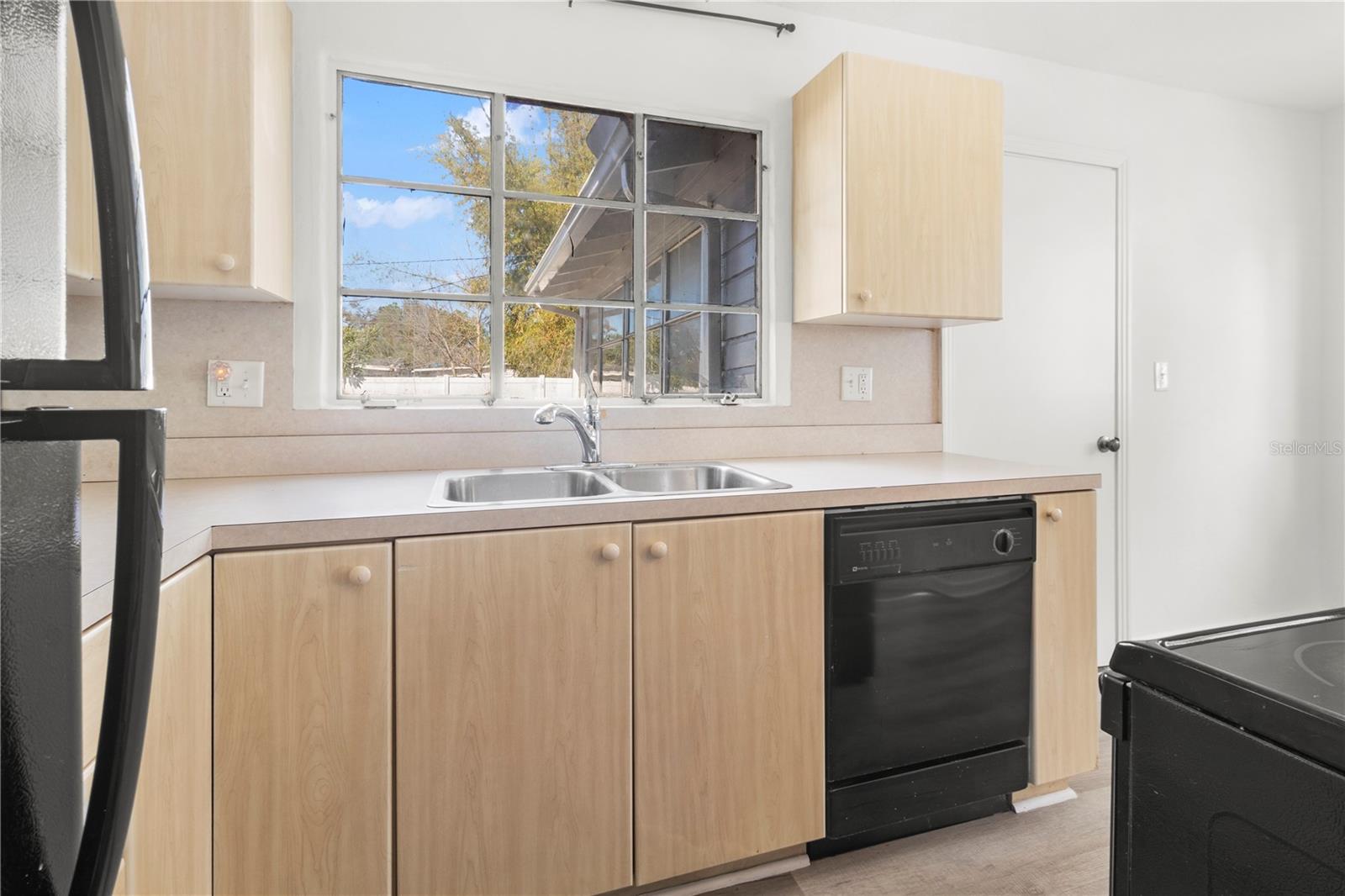 Image 11 of 23 For 1503 10th Avenue W