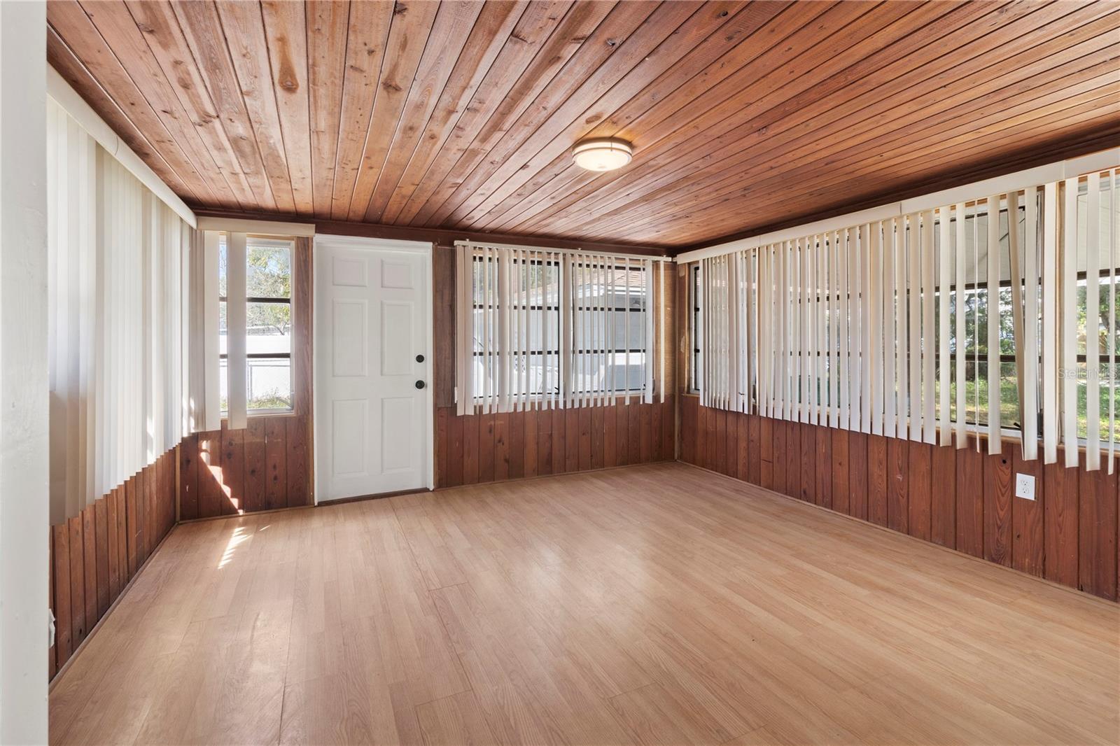 Image 18 of 23 For 1503 10th Avenue W