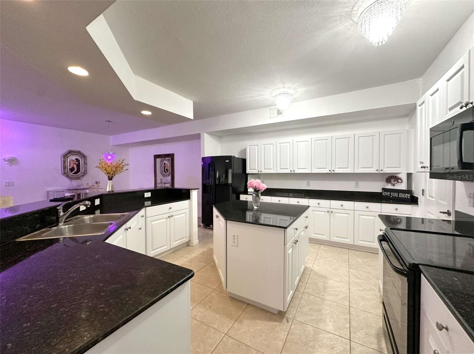 Image 17 of 38 For 21019 Sunpoint Way 102