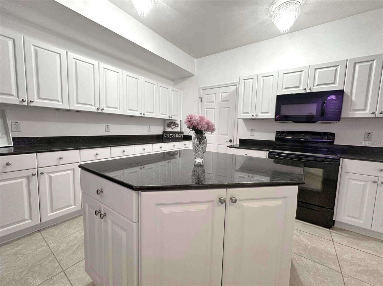 Image 21 of 38 For 21019 Sunpoint Way 102