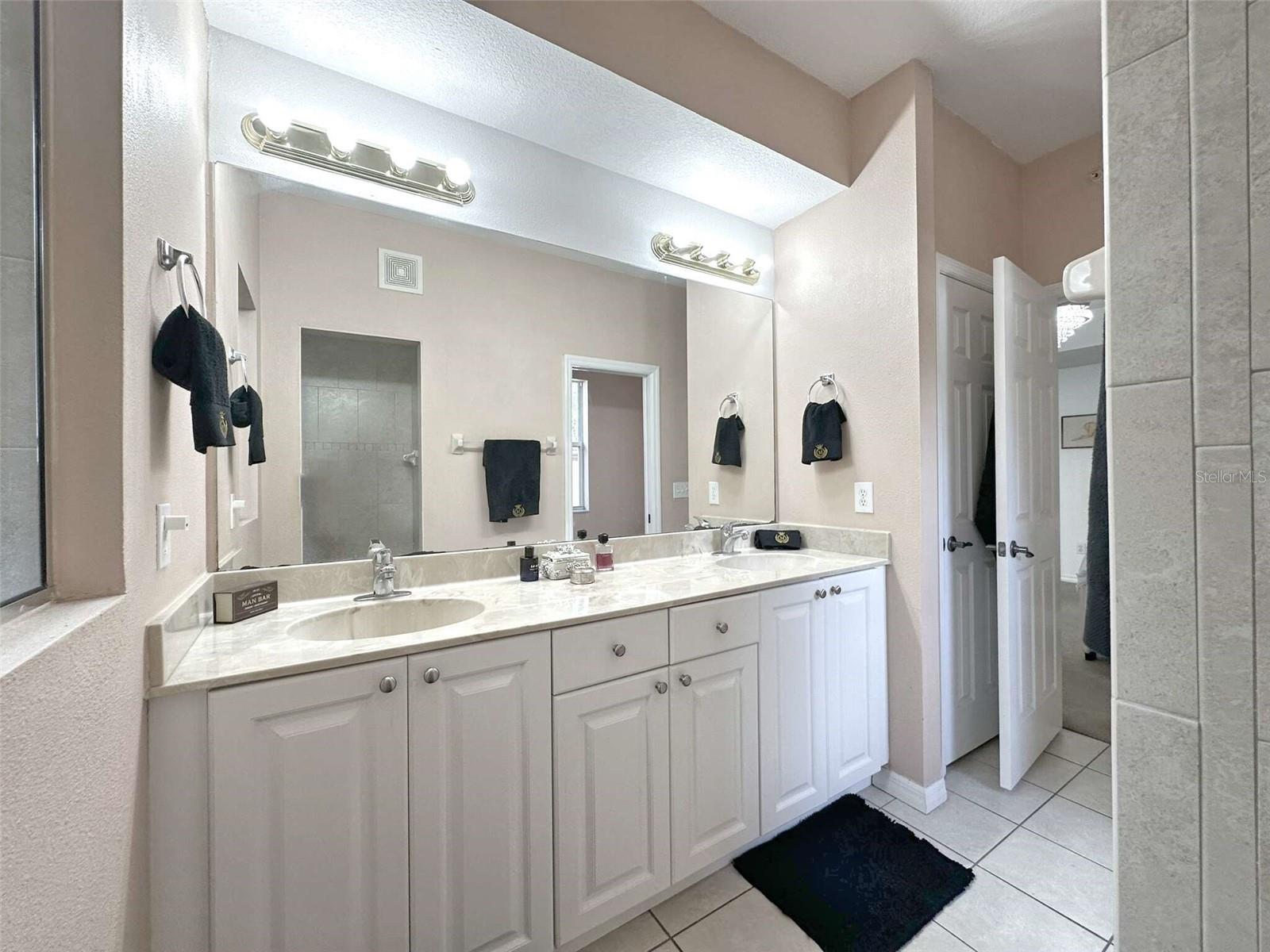 Image 28 of 38 For 21019 Sunpoint Way 102