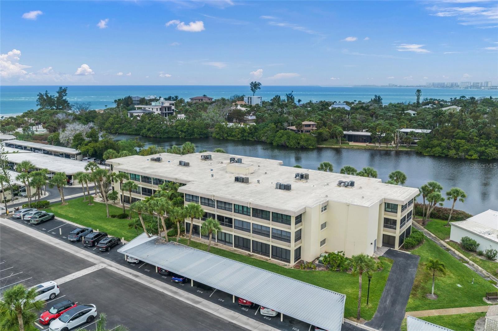 Image 13 of 71 For 101 Whispering Sands Drive 105