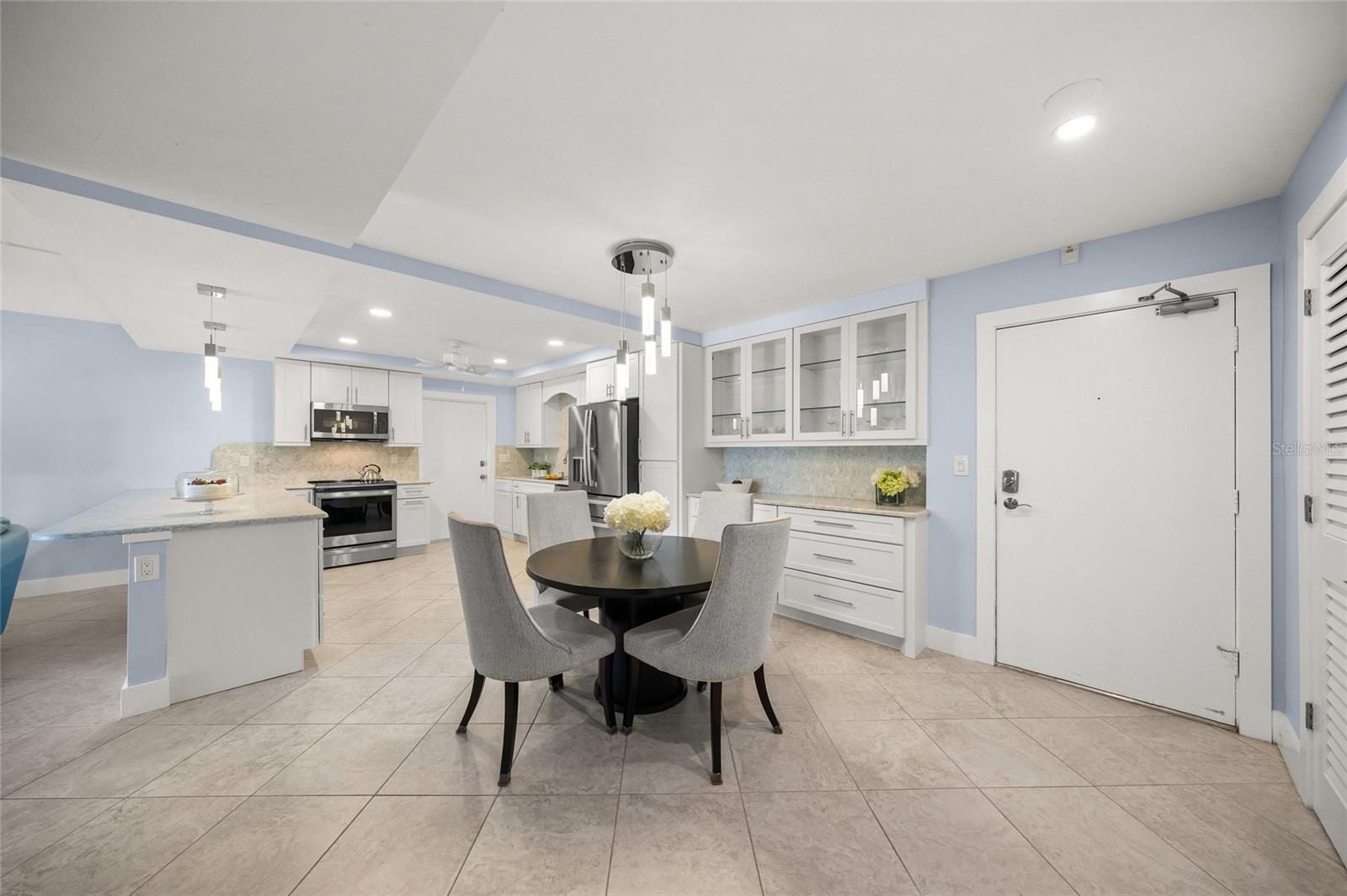 Image 19 of 71 For 101 Whispering Sands Drive 105