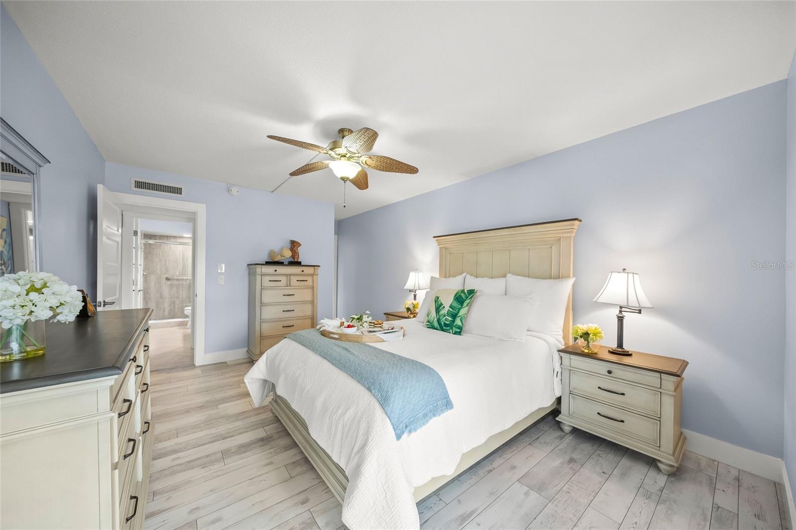 Image 41 of 71 For 101 Whispering Sands Drive 105