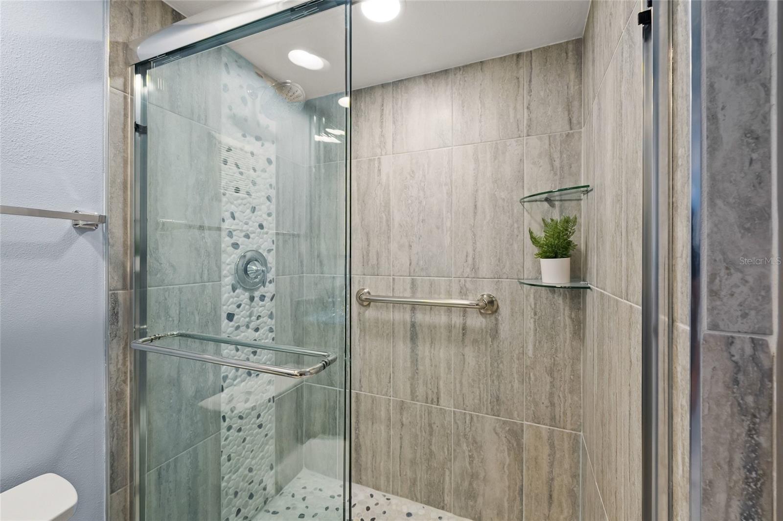 Image 43 of 71 For 101 Whispering Sands Drive 105