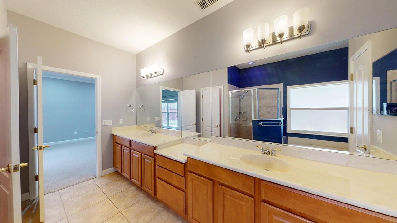 Image 34 of 48 For 5108 Legacy Oaks Drive