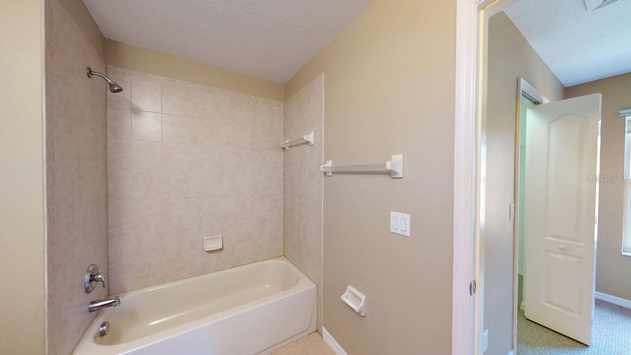 Image 41 of 48 For 5108 Legacy Oaks Drive