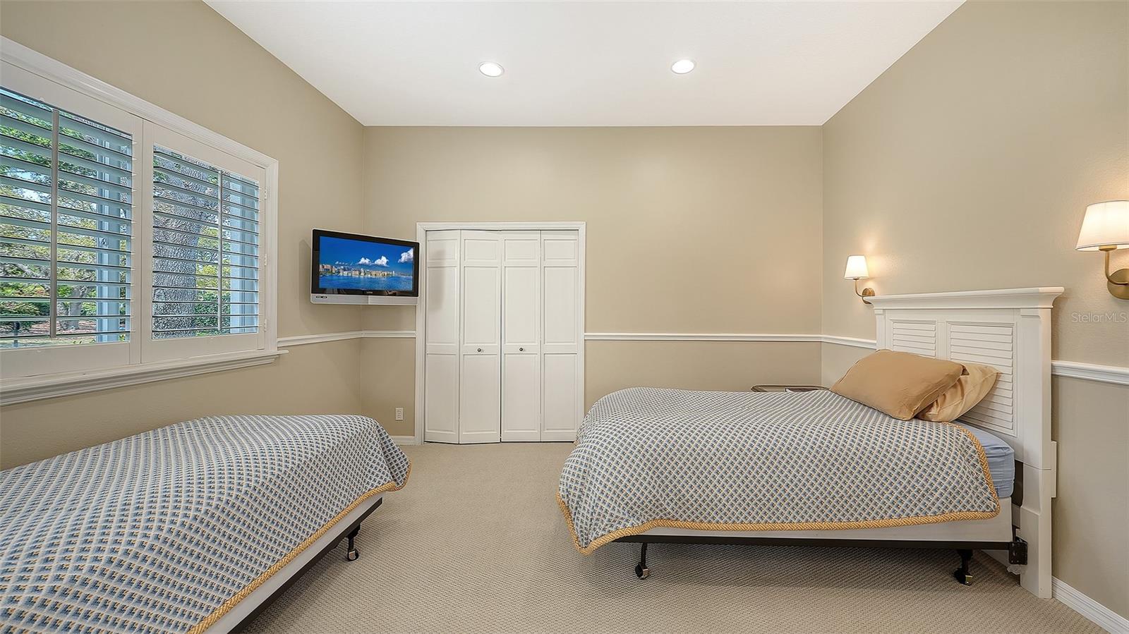 Image 39 of 86 For 642 Trenton Way