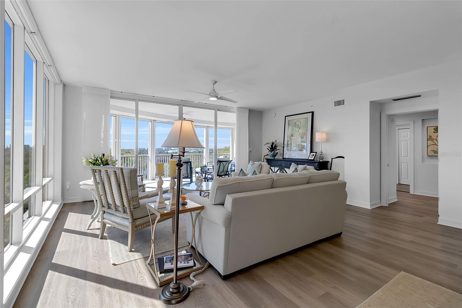 Image 11 of 63 For 393 Point Road 401