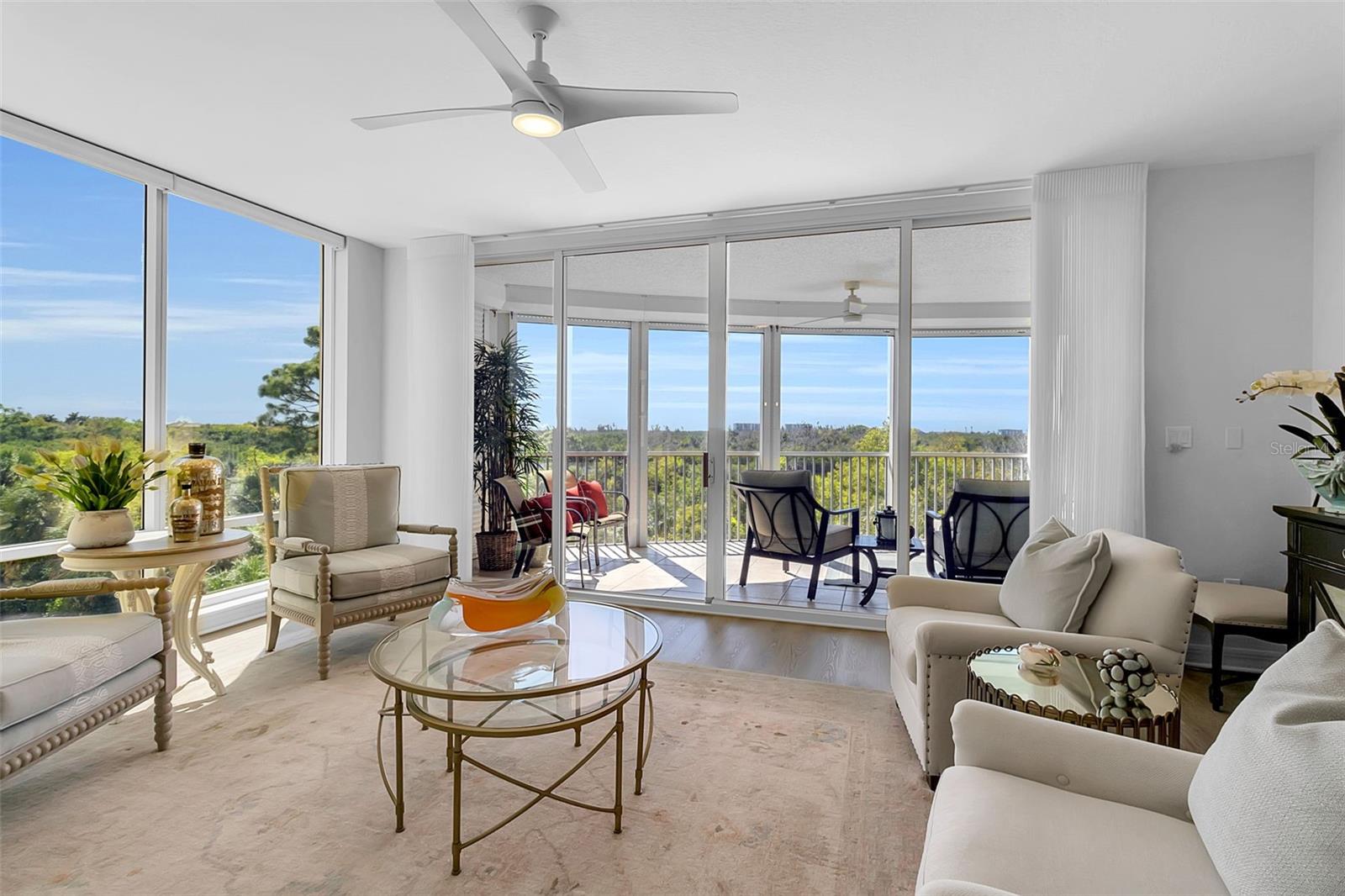 Image 13 of 63 For 393 Point Road 401