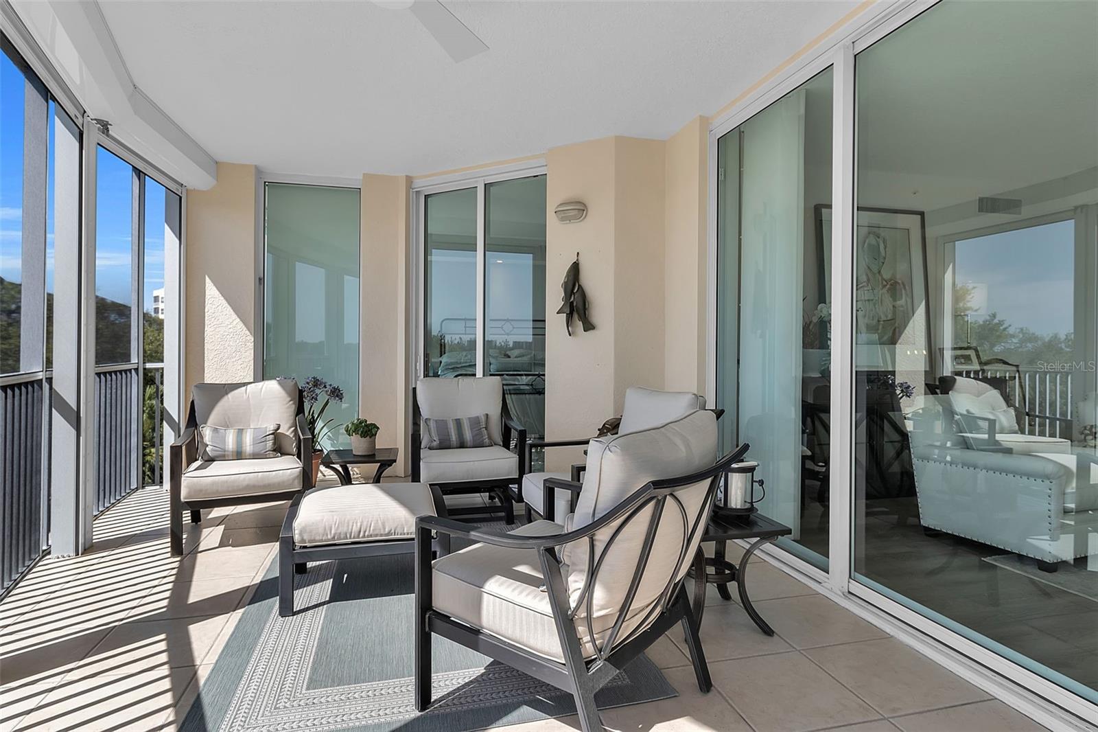 Image 19 of 63 For 393 Point Road 401