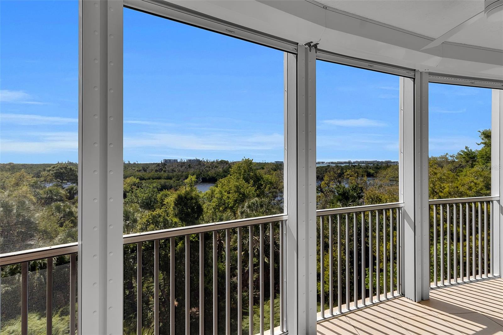 Image 20 of 63 For 393 Point Road 401