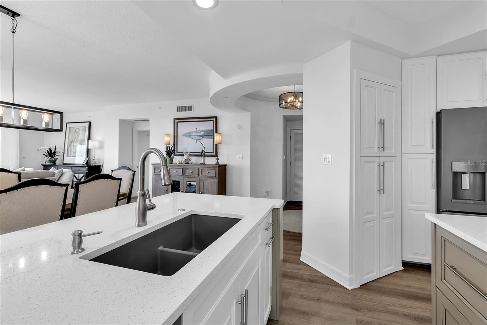 Image 25 of 63 For 393 Point Road 401