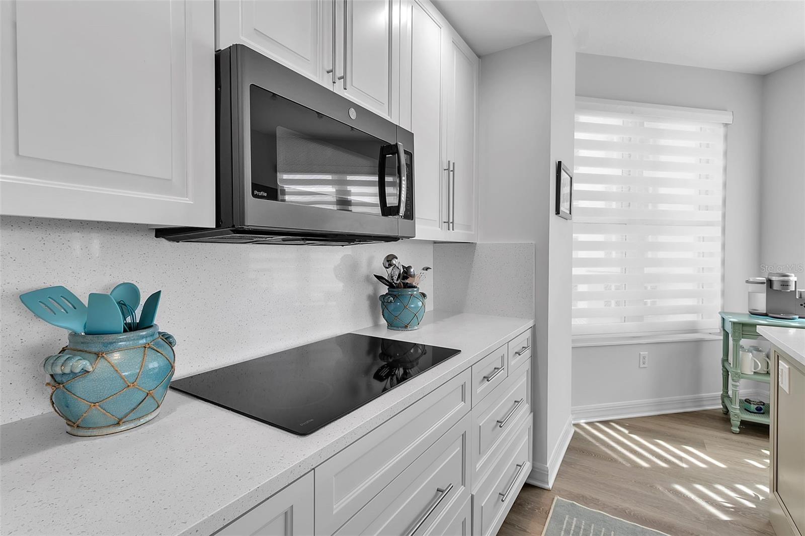 Image 26 of 63 For 393 Point Road 401