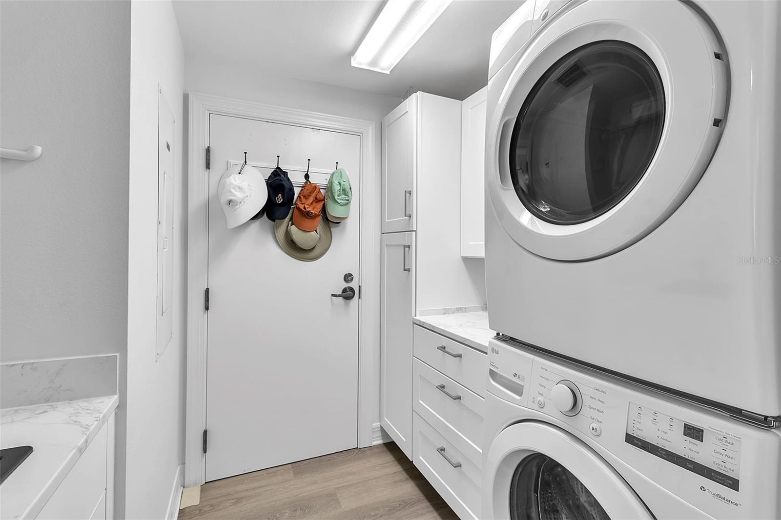 Image 32 of 63 For 393 Point Road 401