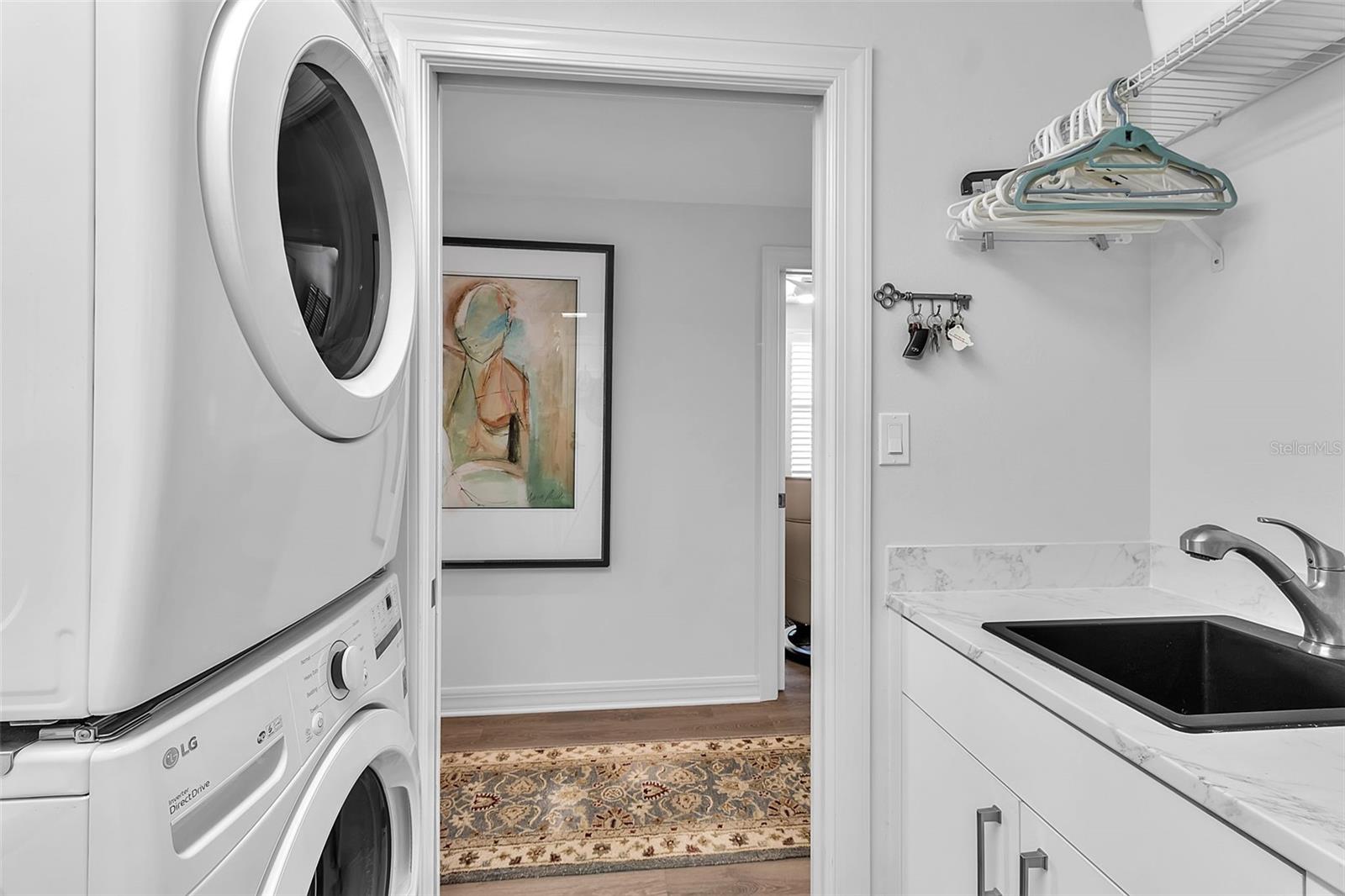 Image 33 of 63 For 393 Point Road 401