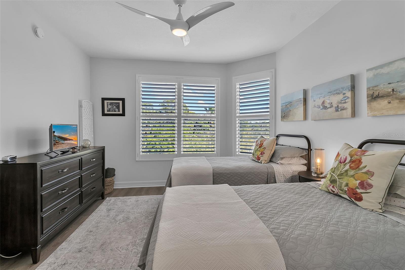 Image 35 of 63 For 393 Point Road 401