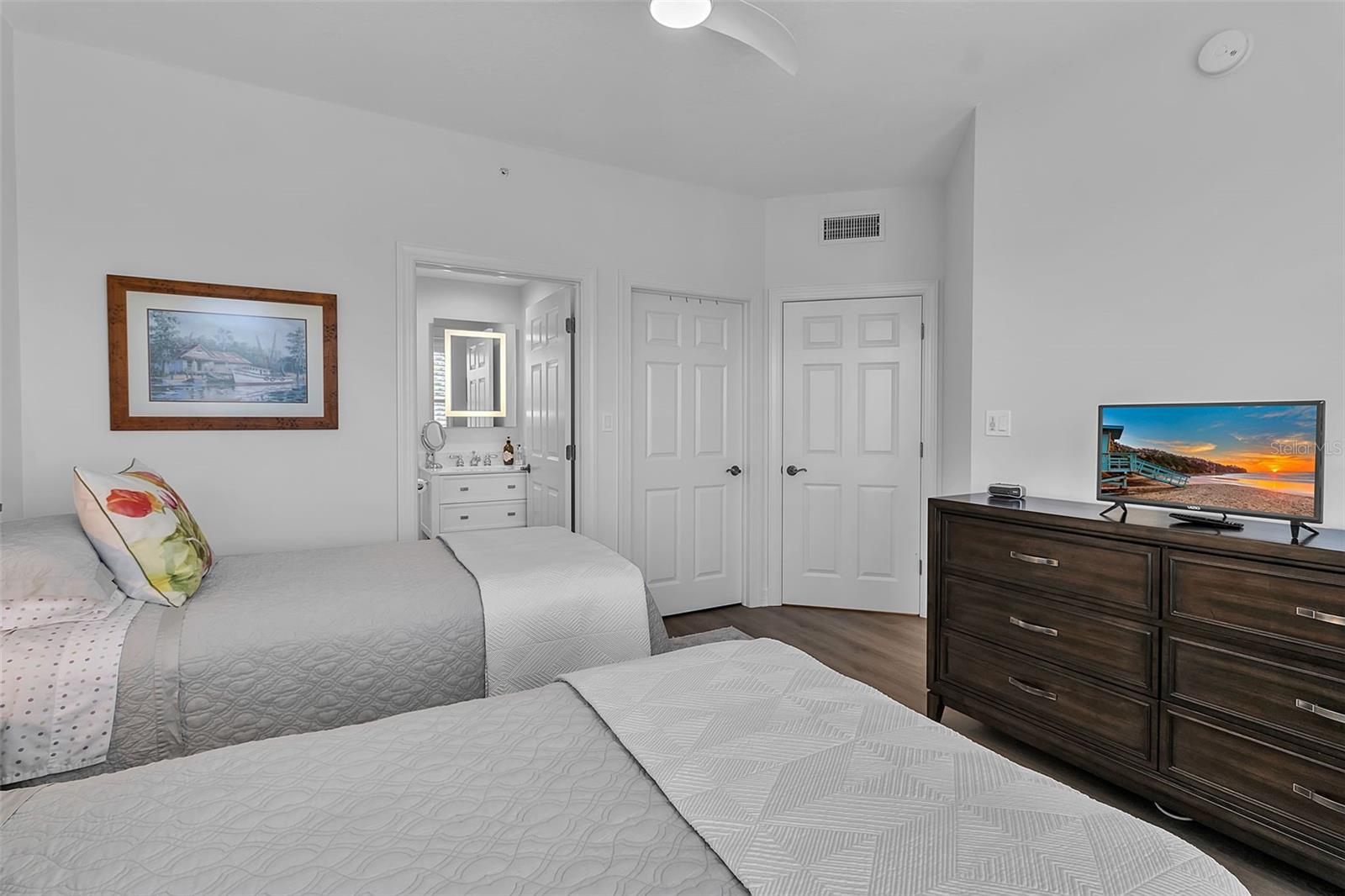 Image 36 of 63 For 393 Point Road 401