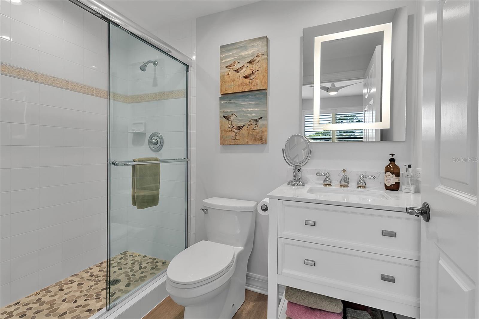 Image 37 of 63 For 393 Point Road 401