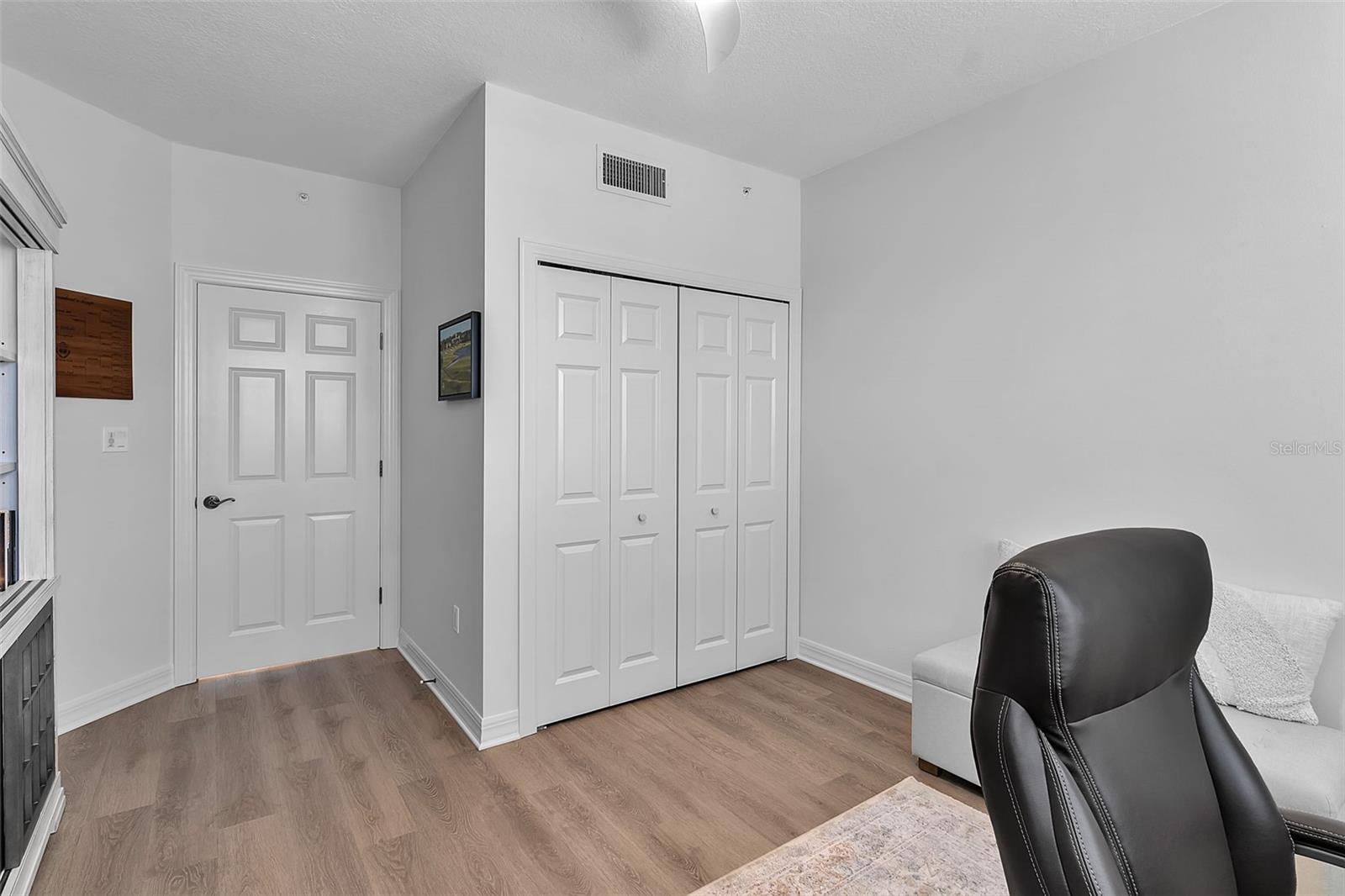 Image 42 of 63 For 393 Point Road 401