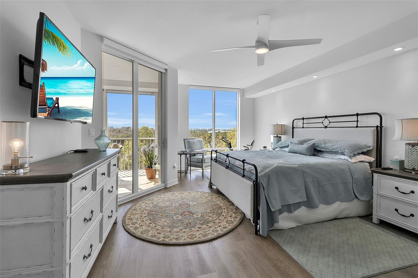 Image 45 of 63 For 393 Point Road 401