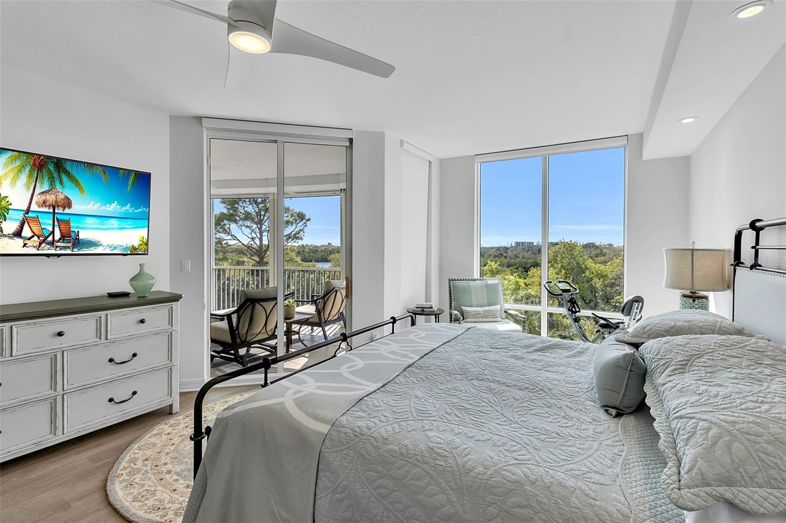 Image 46 of 63 For 393 Point Road 401