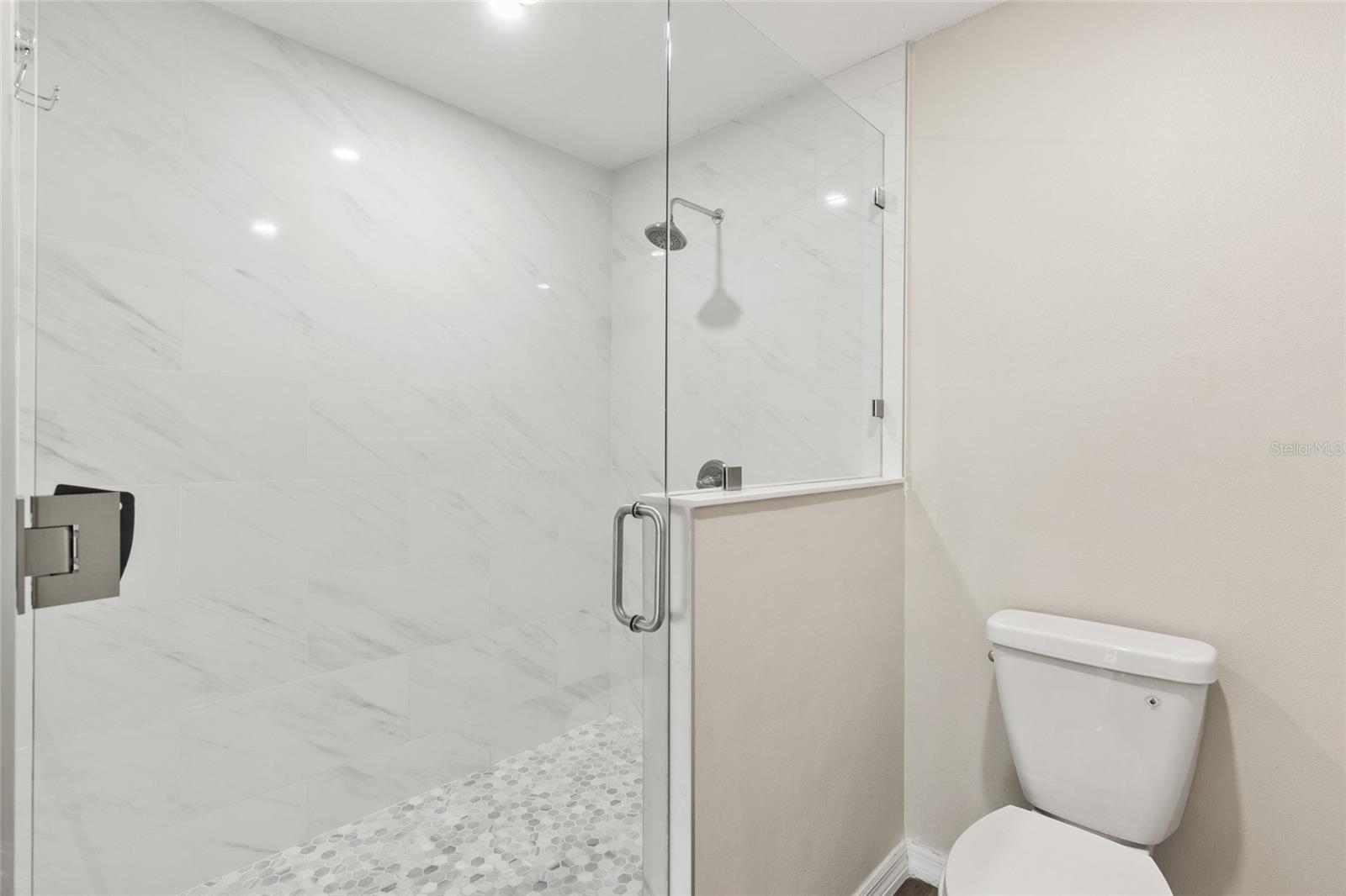 Image 11 of 25 For 1009 Kings Court