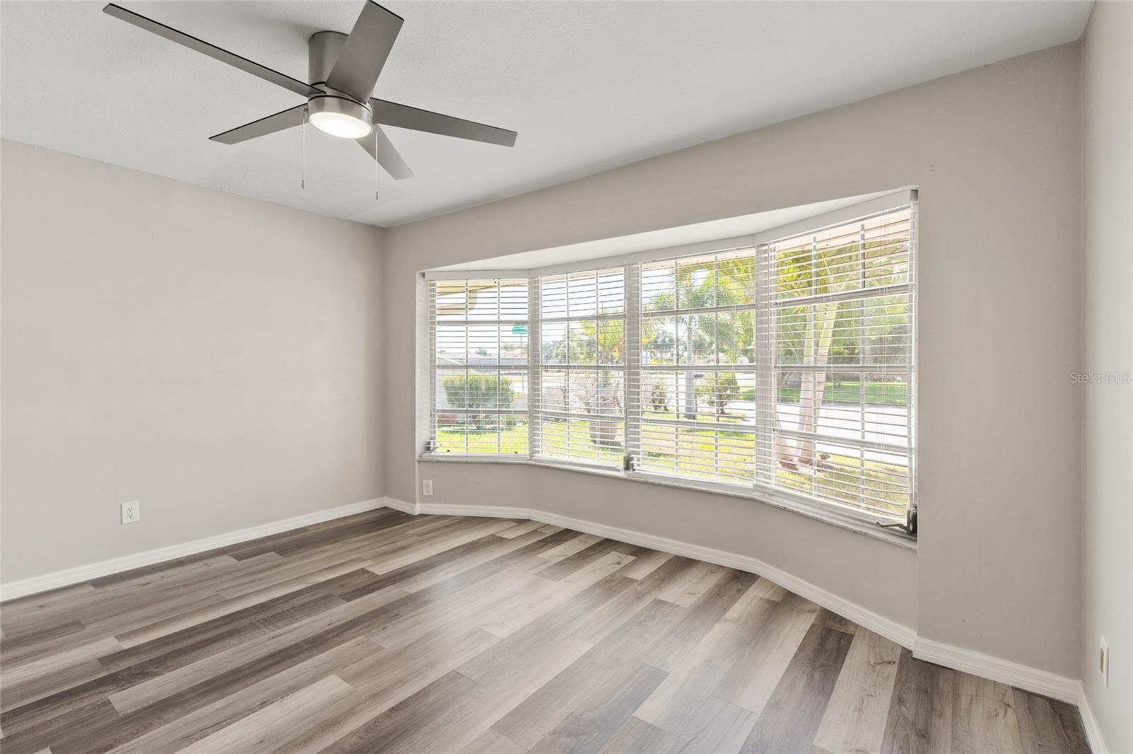 Image 13 of 25 For 1009 Kings Court