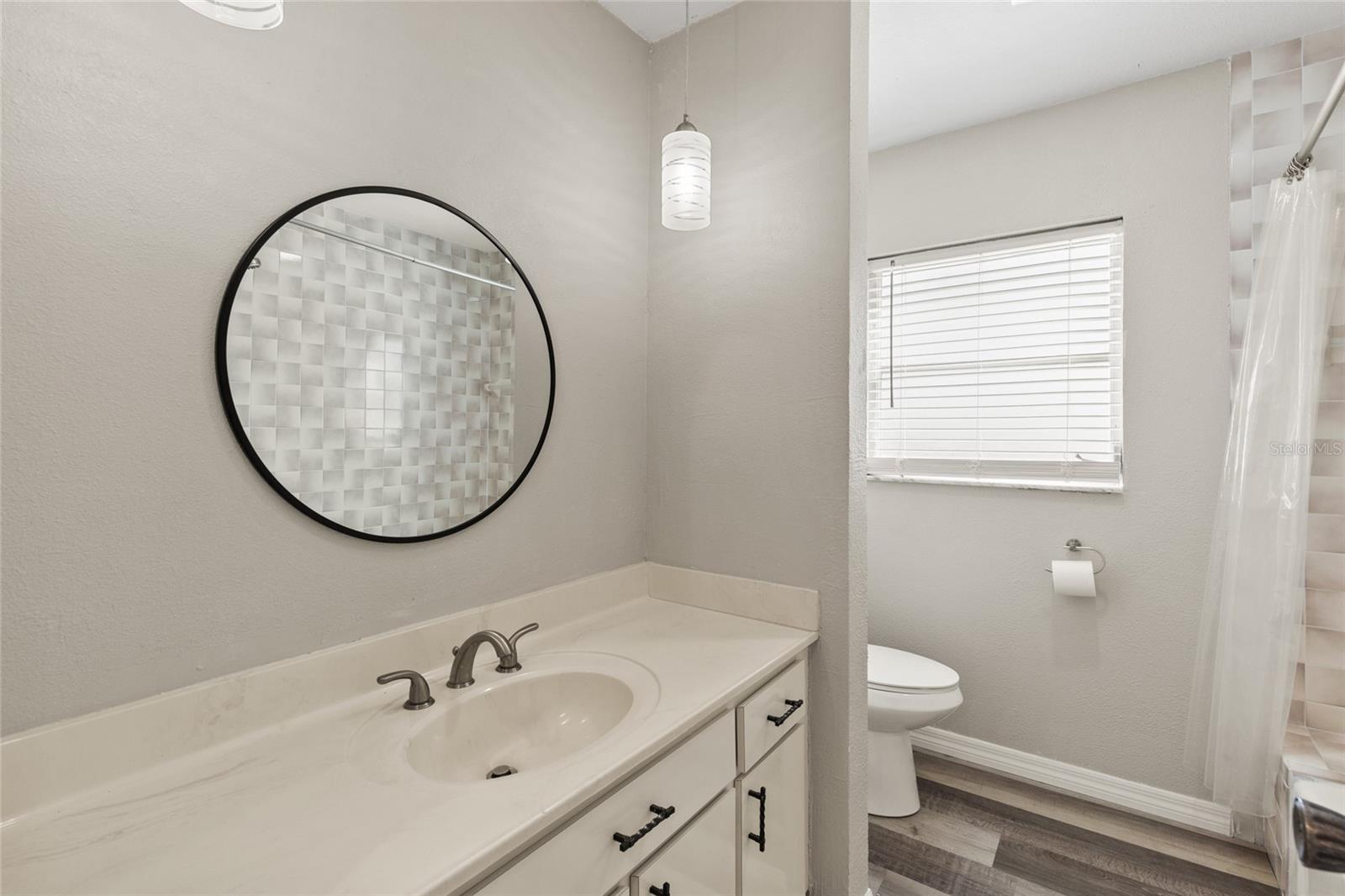 Image 14 of 25 For 1009 Kings Court