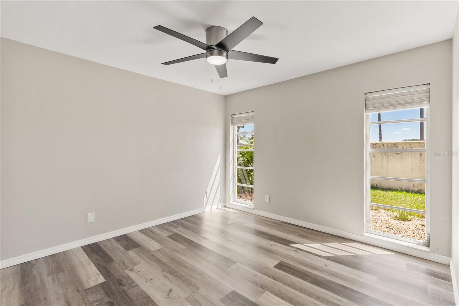 Image 15 of 25 For 1009 Kings Court