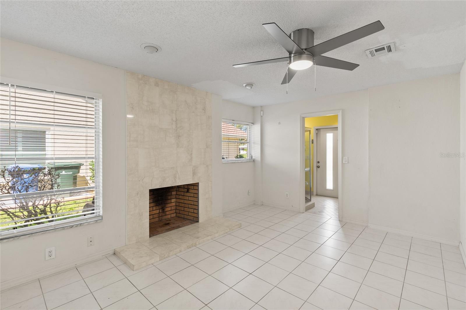 Image 16 of 25 For 1009 Kings Court